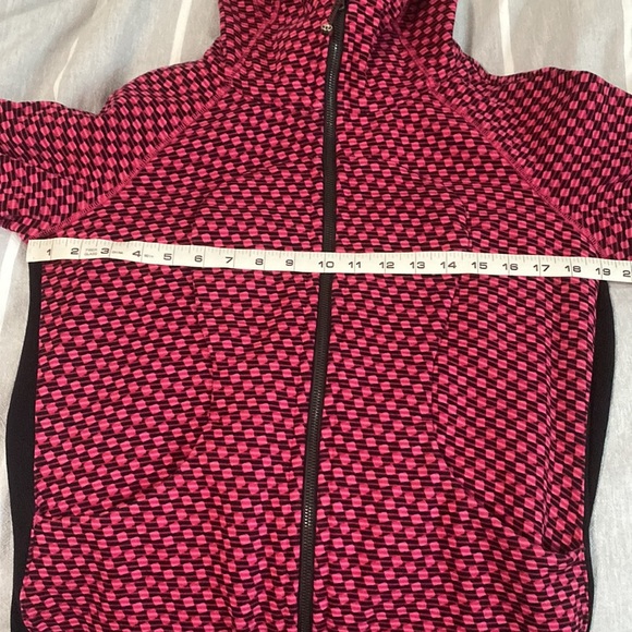 Lululemon full zip scuba jacket. Size 10 - Picture 4 of 7